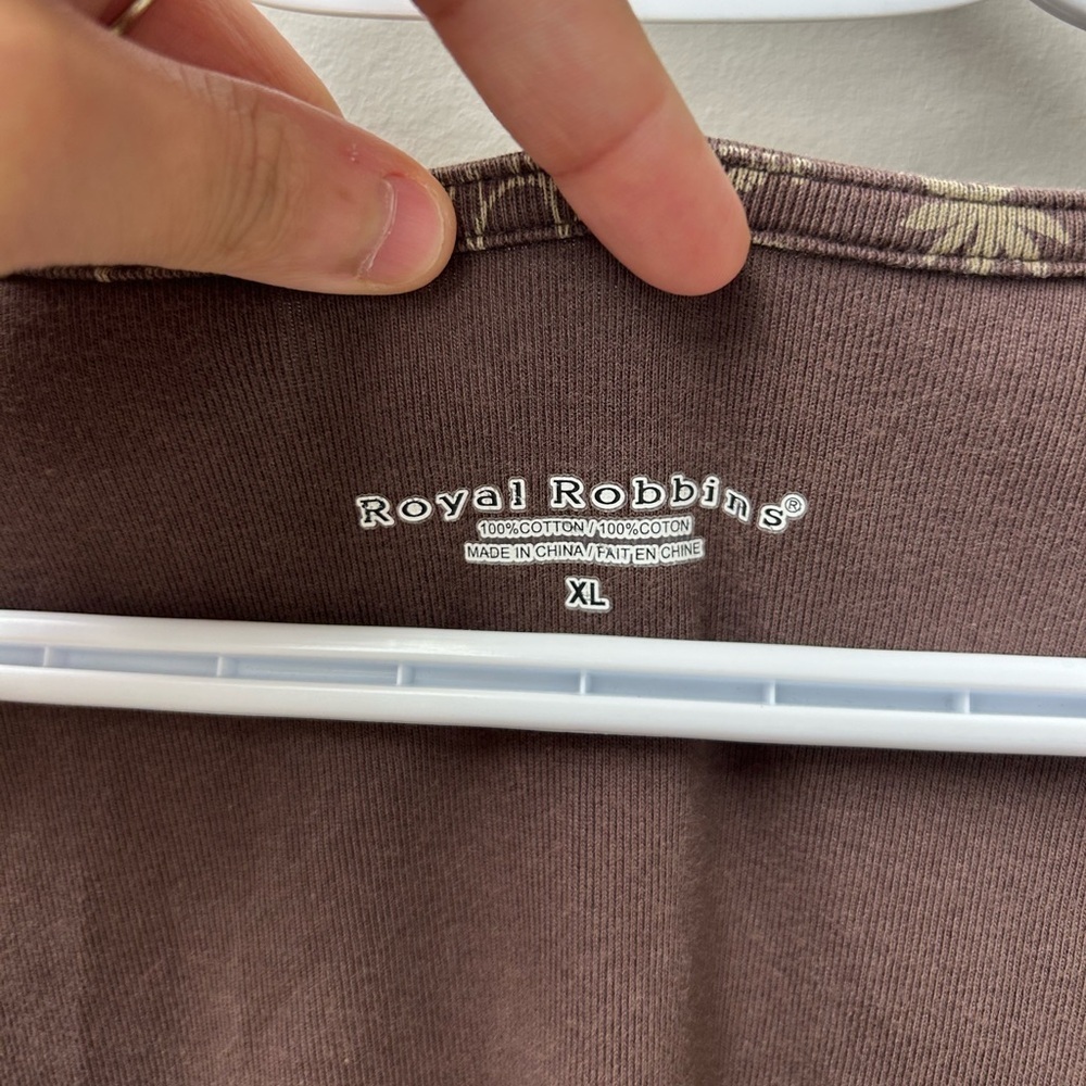 Royal Robbin’s Brown and Tan Patterned T-Shirt‎ - Picture 3 of 3